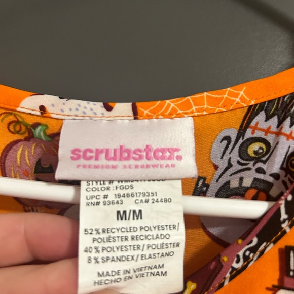 Halloween Scrub Top M - Picture 3 of 4